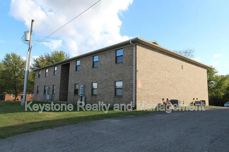 2 bed, 1.0 bath, 750 sqft, $650 — Photo 2