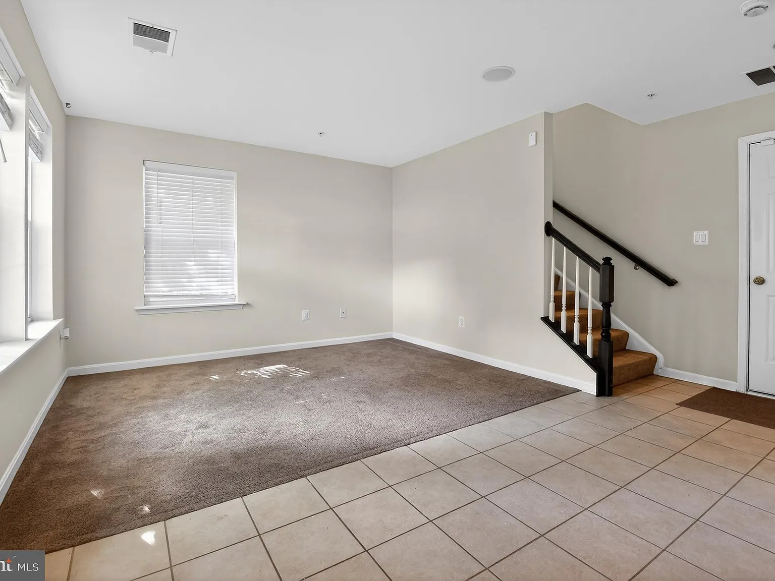 3 bed, 2.5 bath, 1448 sqft, $3,350 — Photo 2