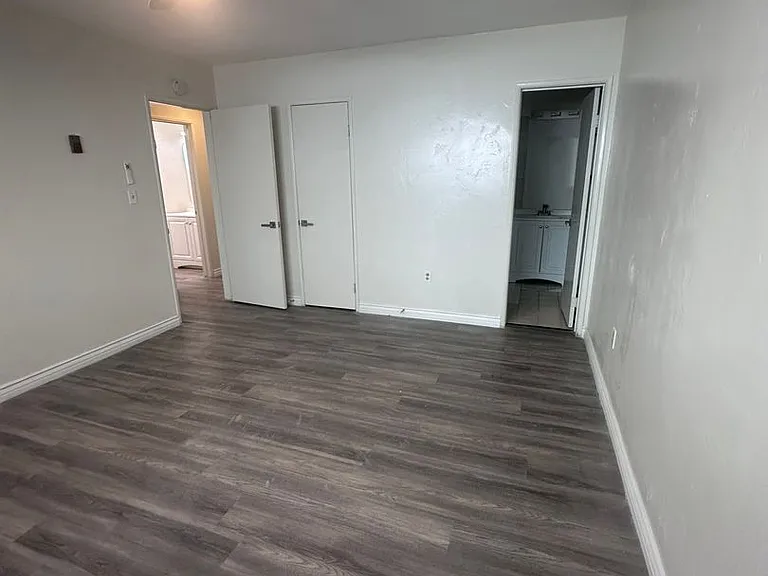 4160 Illinois St — Photo 17