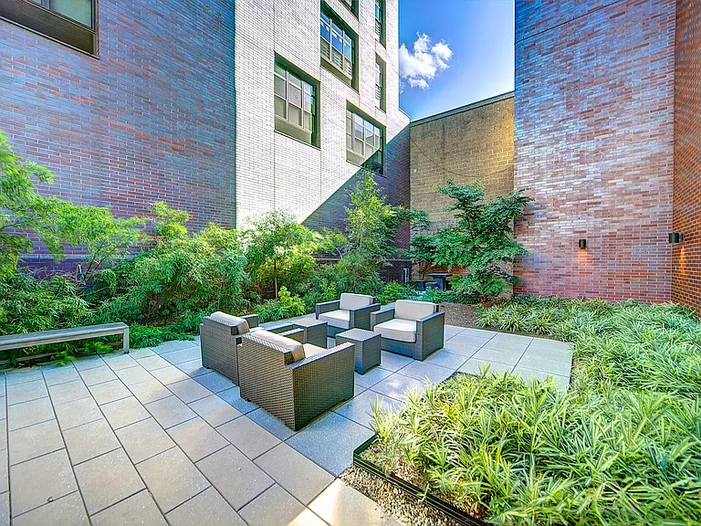 58 Metropolitan Ave #6E — Photo 8