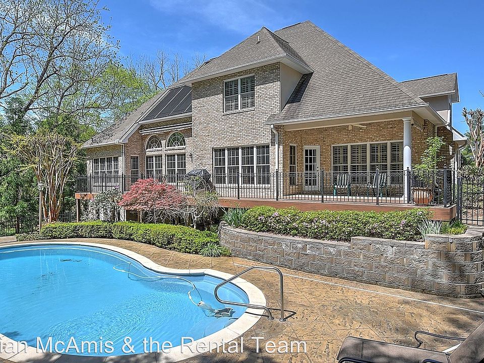 1st image of 111 Lands End Ct