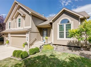 8811 N Kirkwood Ave, Kansas City, MO 64154