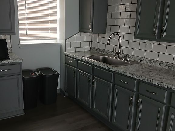 4th image of 5775 Crabtree Ln #1