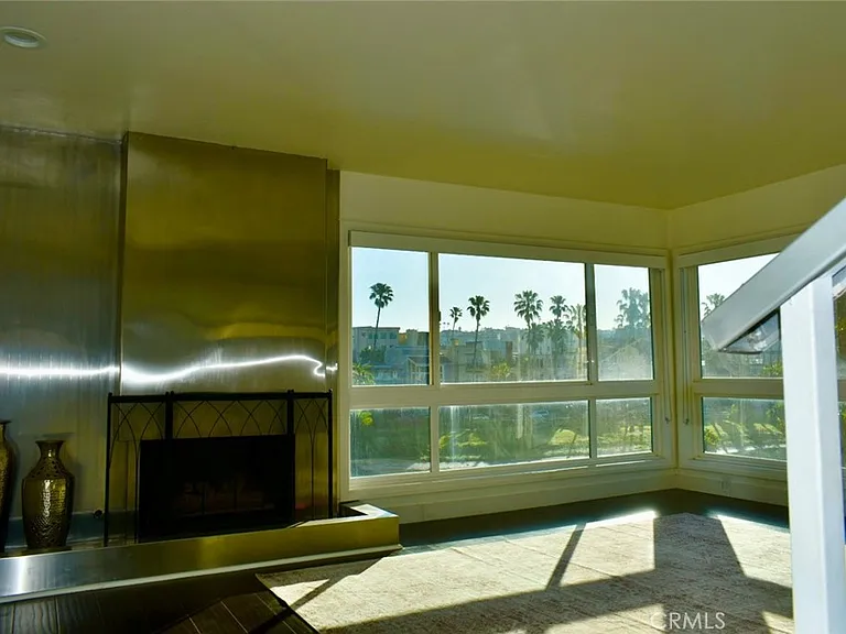 6400 Pacific Ave #311 — Photo 8