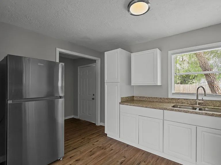 5931 Southville St — Photo 14