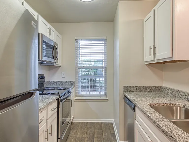 One Central Apartment Homes — Photo 15
