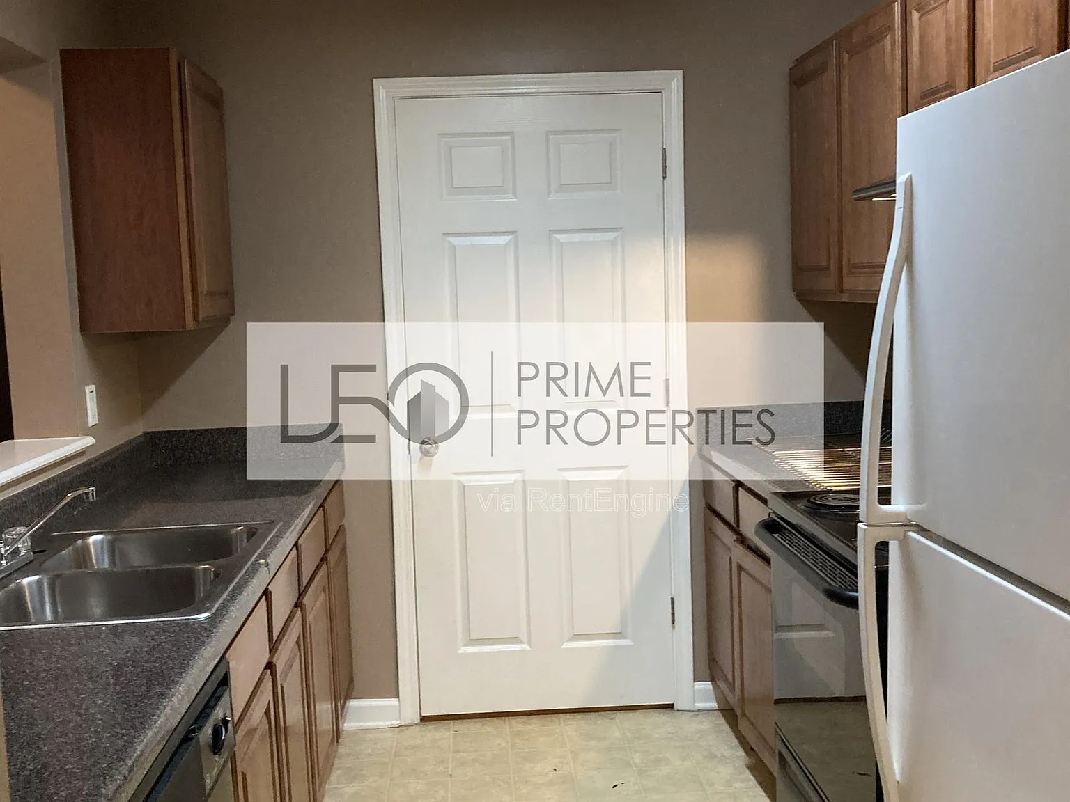 3 bed, 2.0 bath, 1292 sqft, $1,350 — Photo 2