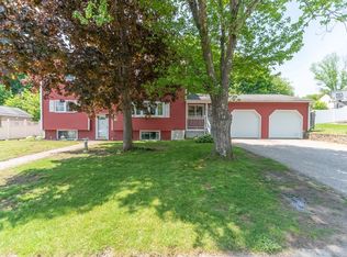 14 Bexley Dr, Hudson, MA 01749