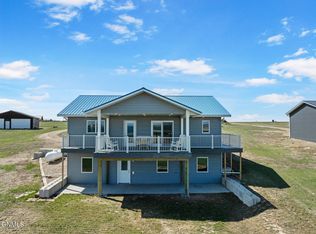 1212 50b Ave NW, Garrison, ND 58540