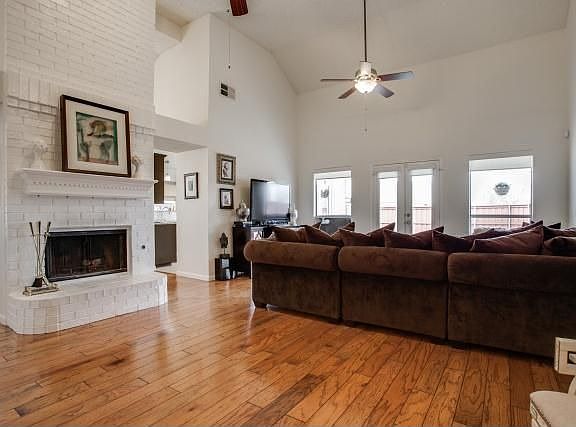 5th image of 10481 Castle Dr