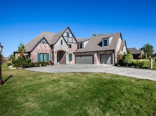 18913 E Twin Creeks Dr, Owasso, OK 74055