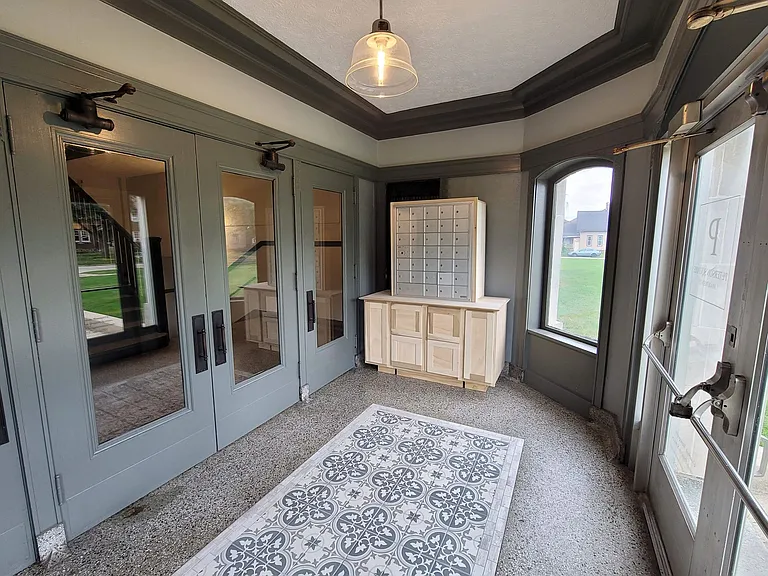 Come Home to Peterson Square Apartments — Photo 6