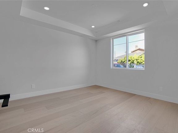 4th image of 2409 Perkins Ln