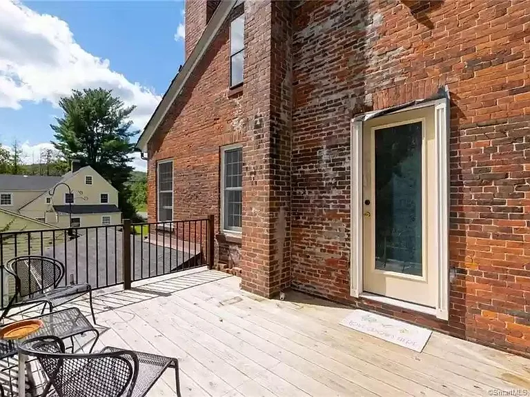 206 Main St #2 — Photo 16