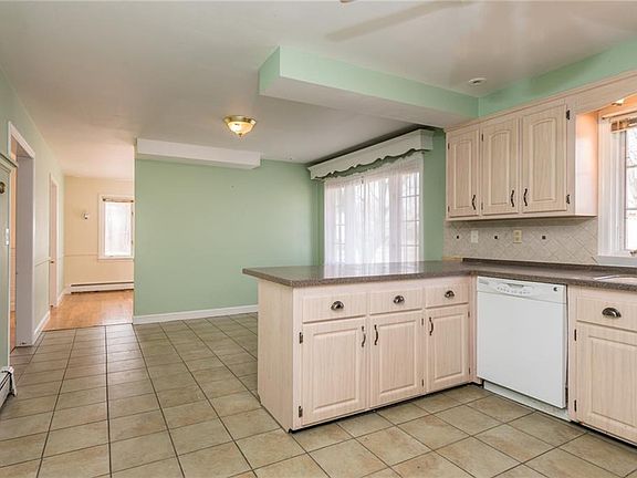 4th image of 359 Greenville Ave