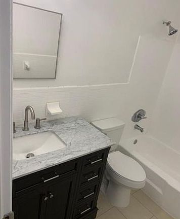 4th image of 616 SW 14th Ave APT 205