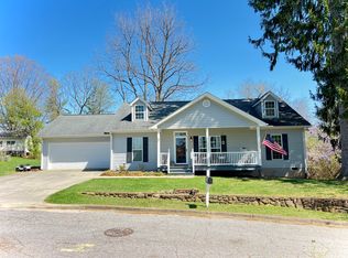 37 Earley St, Canton, NC 28716