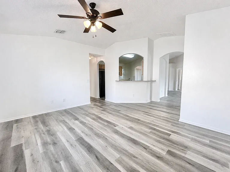 2871 Lockwood Blvd — Photo 4