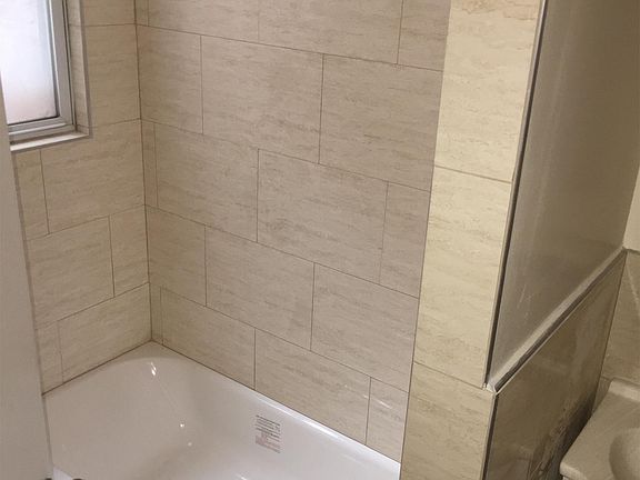2nd image of 1103 Hoe Ave APT 3