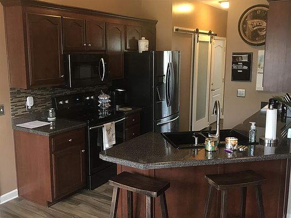 5th image of 1029 Luton Way