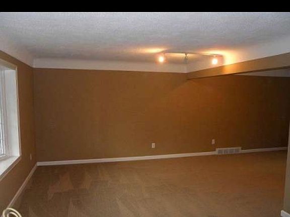 3rd image of 35165 Kesler Court