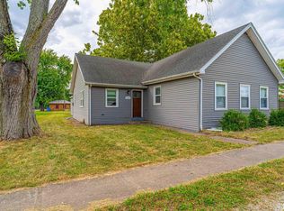 101 S Bogardus St, Elkhart, IL 62634