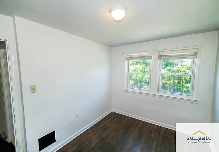217 W Edgevale Rd — Photo 18