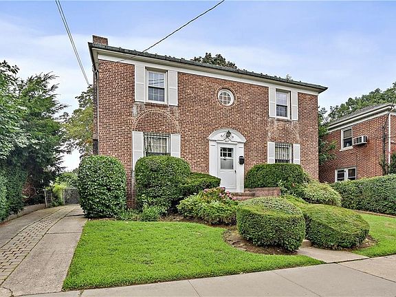 3rd image of 1667 Astor Ave