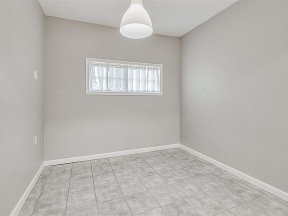 4th image of 6051 Hill Ct
