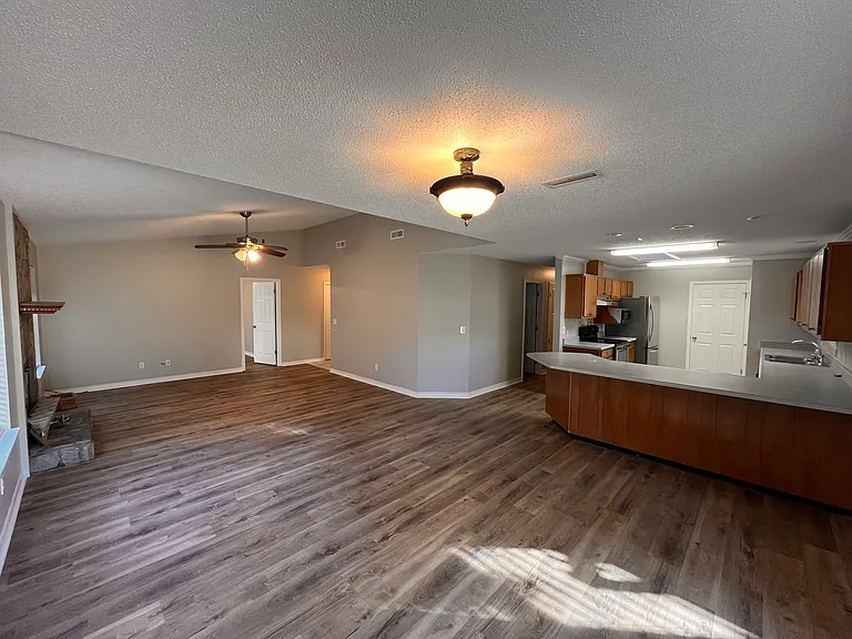 310 Fairwood Dr — Photo 9