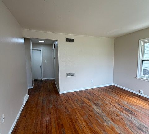 3rd image of 22844 Sharrow Ave