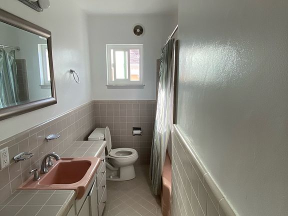 4th image of 561 Miller Ave