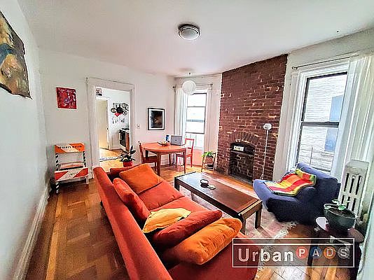 2nd image of 1040 Bergen St Floor 3