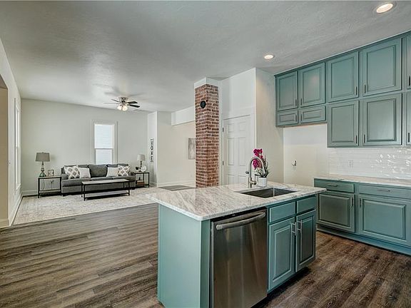 4th image of 411 E Vilas Ave