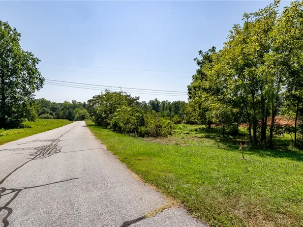 39 Hidden Falls Dr, West Union, SC 29696