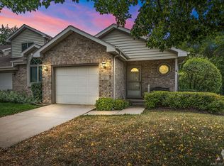 10 Warner Cir #10, Lemont, IL 60439