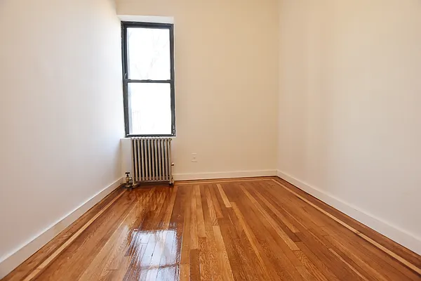 Rented by Dakis Group LLC | media 9