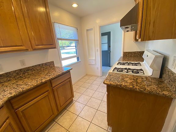3rd image of 1723 Westwood Pl