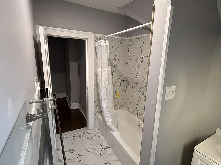 534 Howard Ave #3 — Photo 5