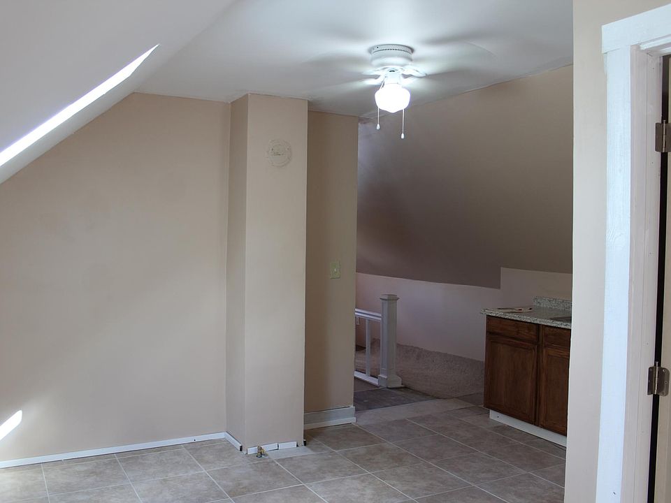 2nd image of 184 Beechwood Ave