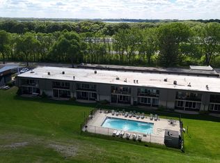 1800 Country Club Dr UNIT 216, Okoboji, IA 51355
