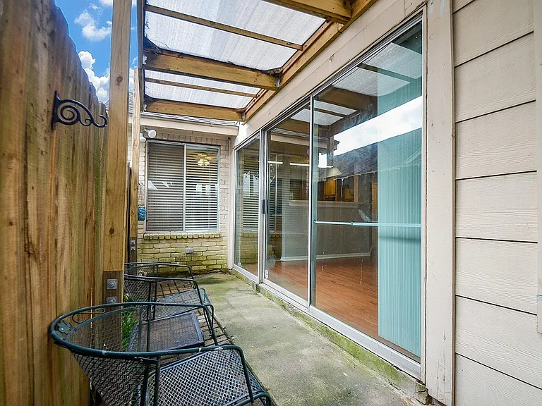 12722 Ashford Brook Dr — Photo 47