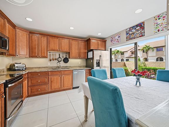 3rd image of 22068 Las Brisas Circle