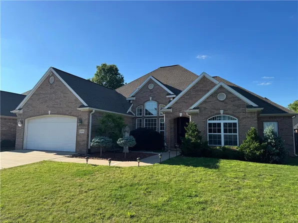 4005 W Lyndale Dr, Rogers, AR 72758
