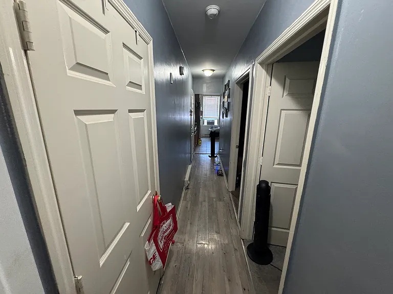 1149 E 4th St #3 — Photo 5