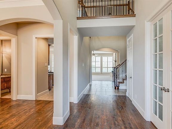 3rd image of 909 Norma Ln