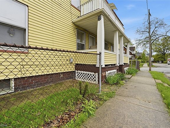 3rd image of 689 Midland Ave