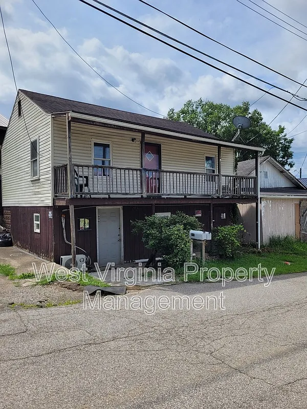 2 bed, 1.0 bath, $725 — Photo 1