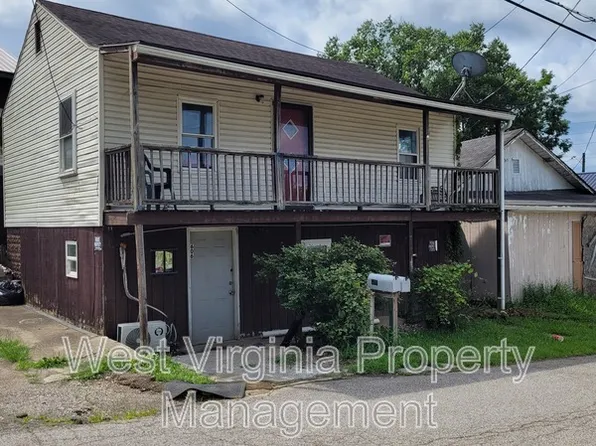 606 21st St W #B, Charleston, WV 25387