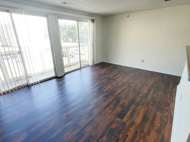 1610 Arlyn Cir #M — Photo 10